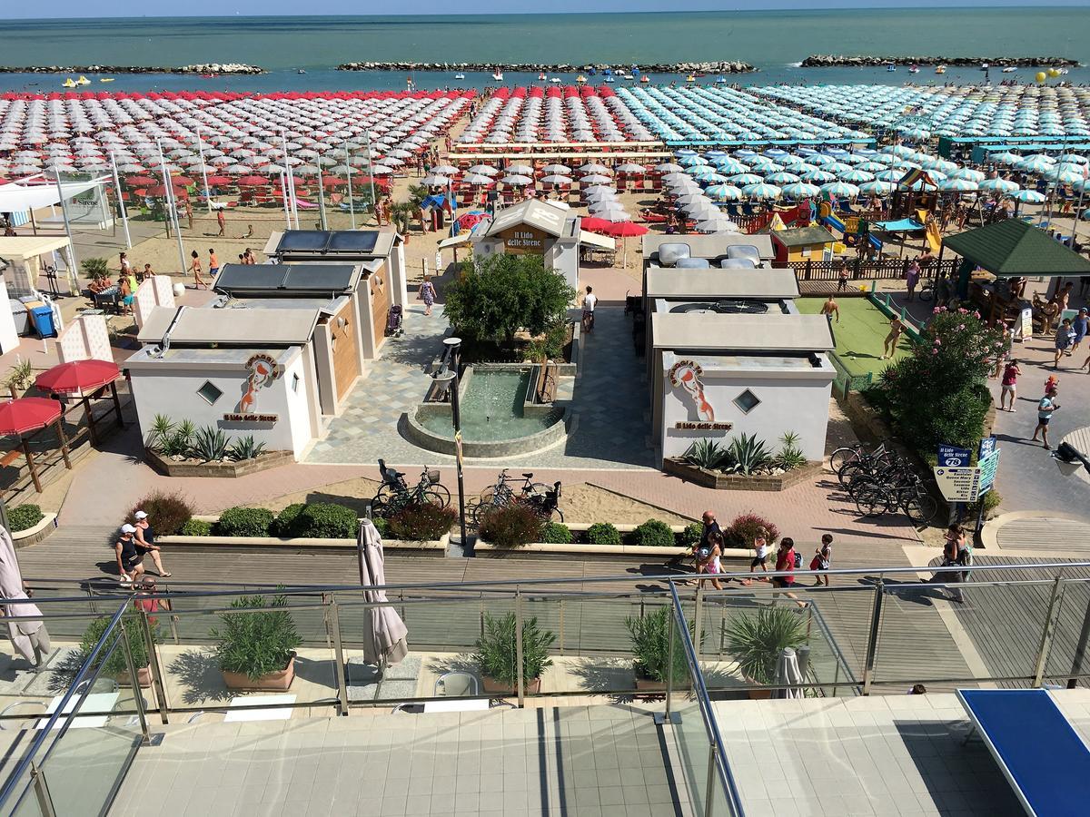Hotel Excelsior Cattolica Bagian luar foto