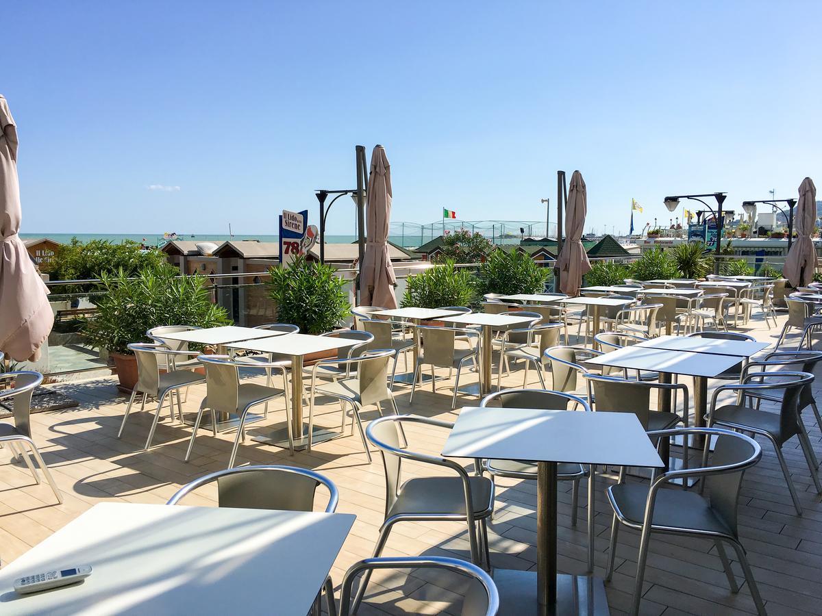 Hotel Excelsior Cattolica Bagian luar foto