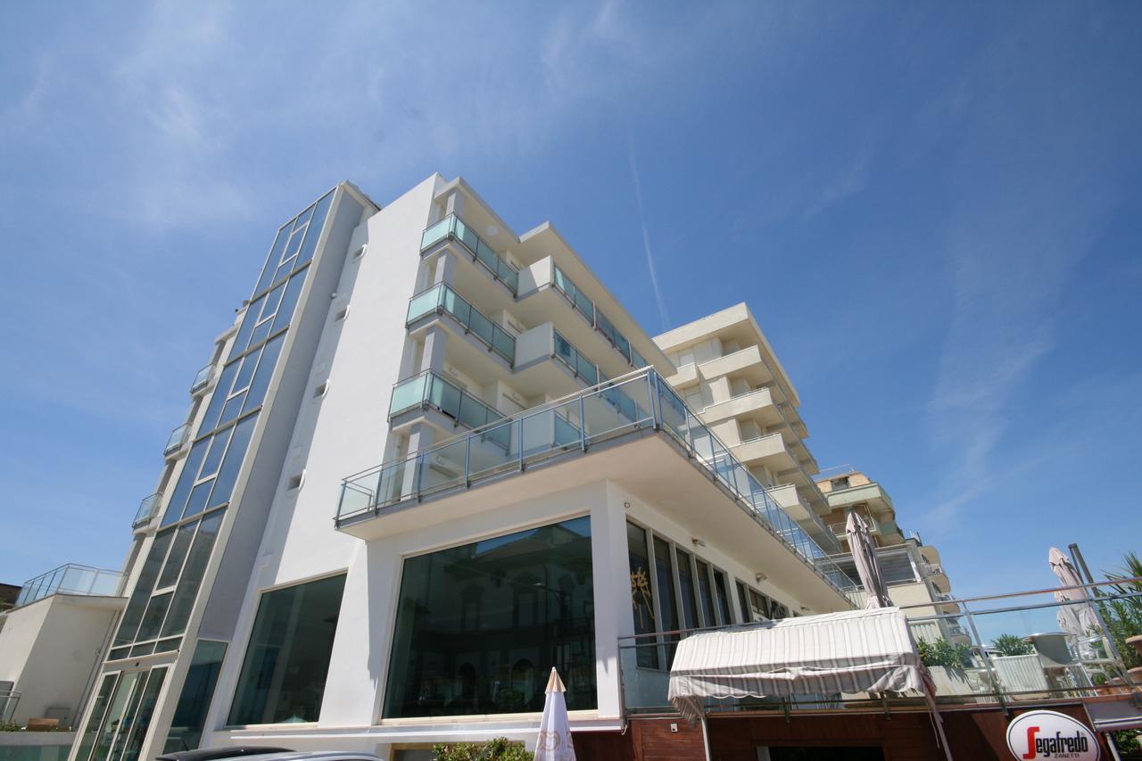 Hotel Excelsior Cattolica Bagian luar foto